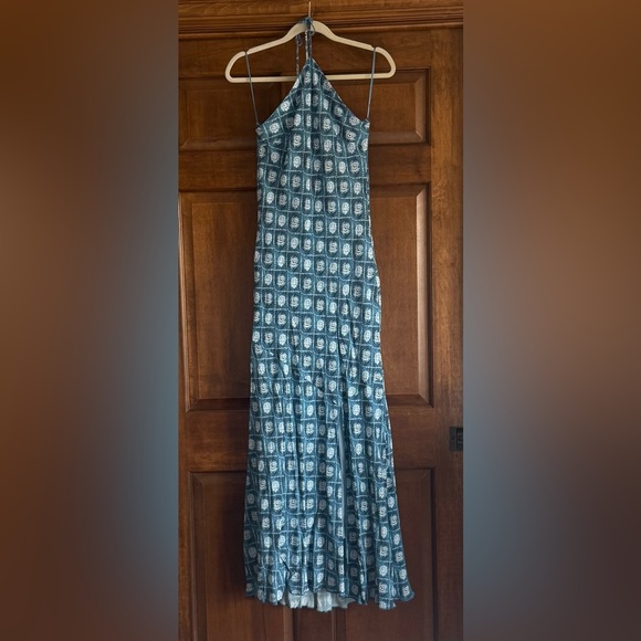 NEW WITH TAGS MNG blue print maxi dress -L
Women’s 4/6 - Picture 6 of 11